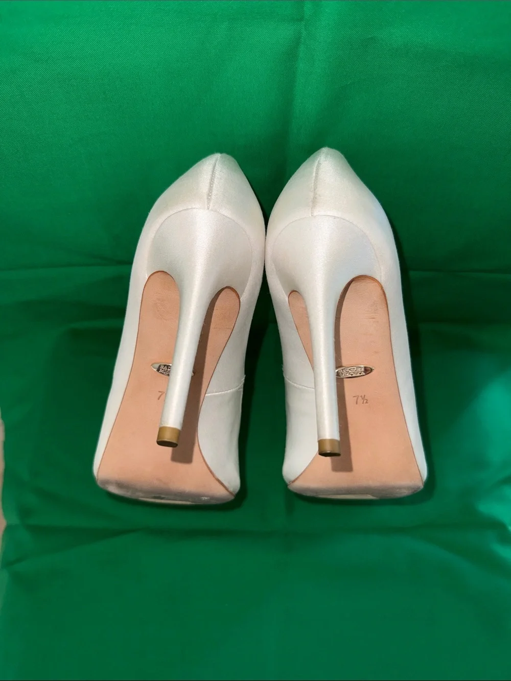 Badgley Mischka White Satin Pointed Toe Pumps with Crystal Buckle🤍